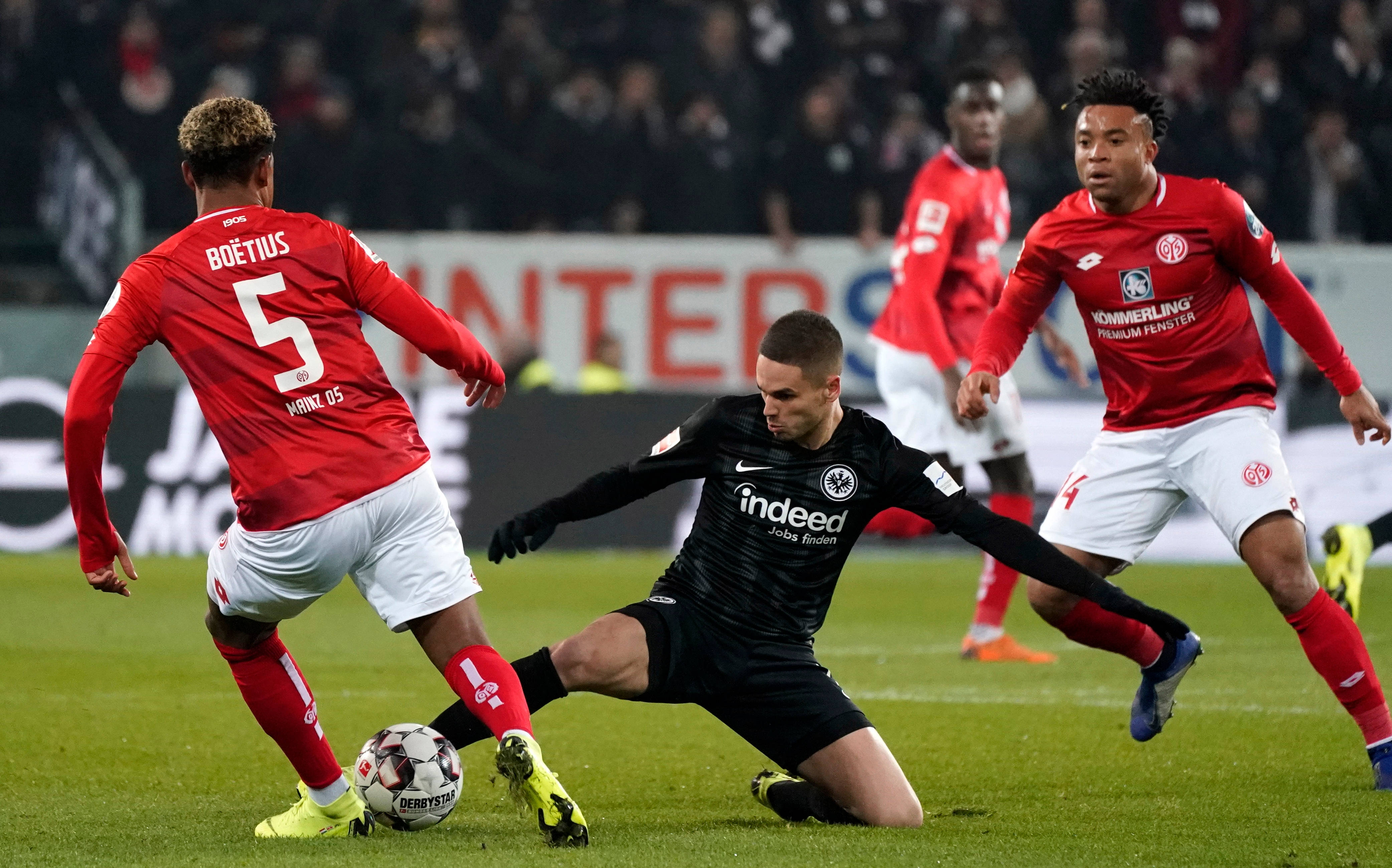 拜仁客场大胜，晋级欧冠四强