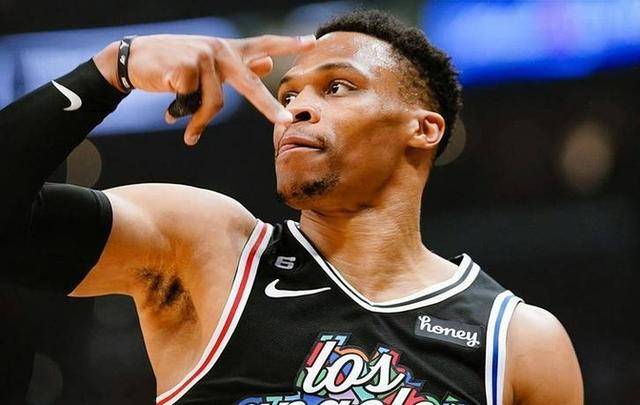 关于威少复出首战，米切尔状态火爆，篮网成为焦点！的信息