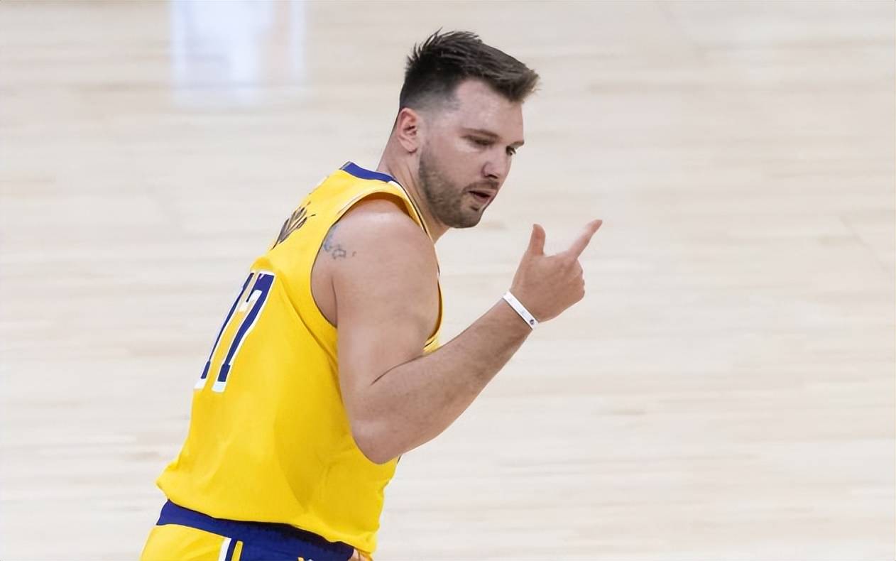  东契奇回归赛场，出色防守首场状态亮眼，IG观众沸腾！