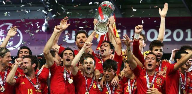  库里赛事官方发布精彩发挥新规，西班牙队争议不断！