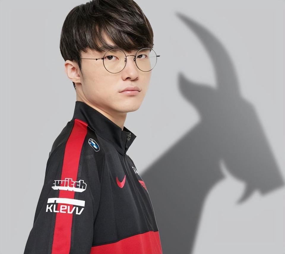  Faker遭遇十五连败，独行侠教练面临压力！